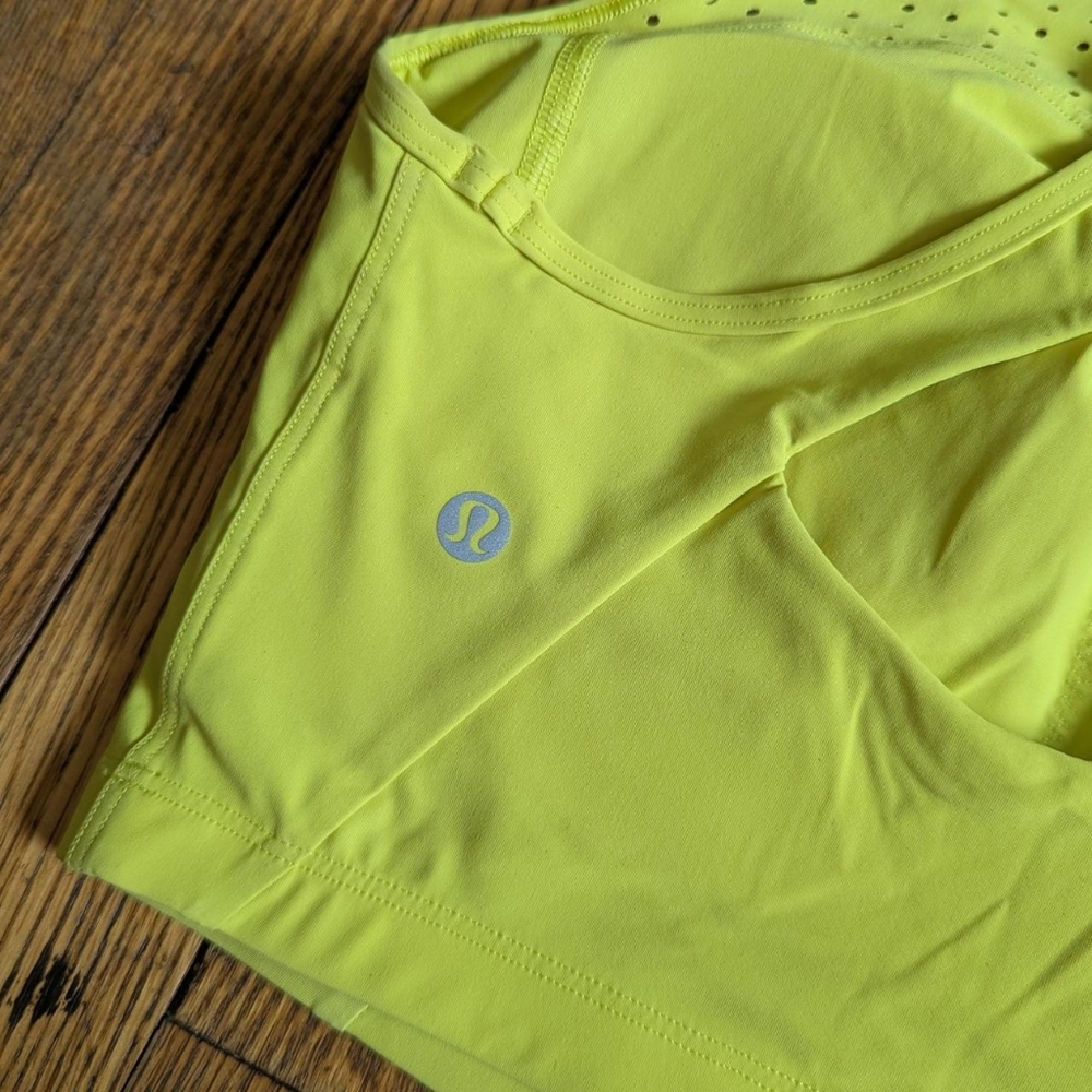 Lululemon Unleash Strength Bra in Yellow Serpentine Size 6 - Picture 4 of 8
